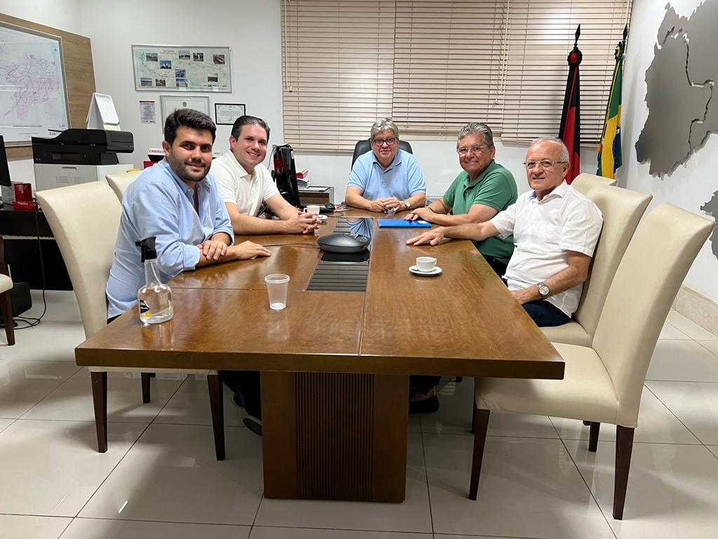 Republicanos se encontra com João Azevêdo. Confira