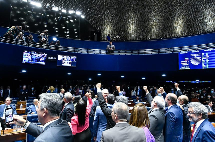 PEC da Transição é aprovada no Senado; confira placar de votação