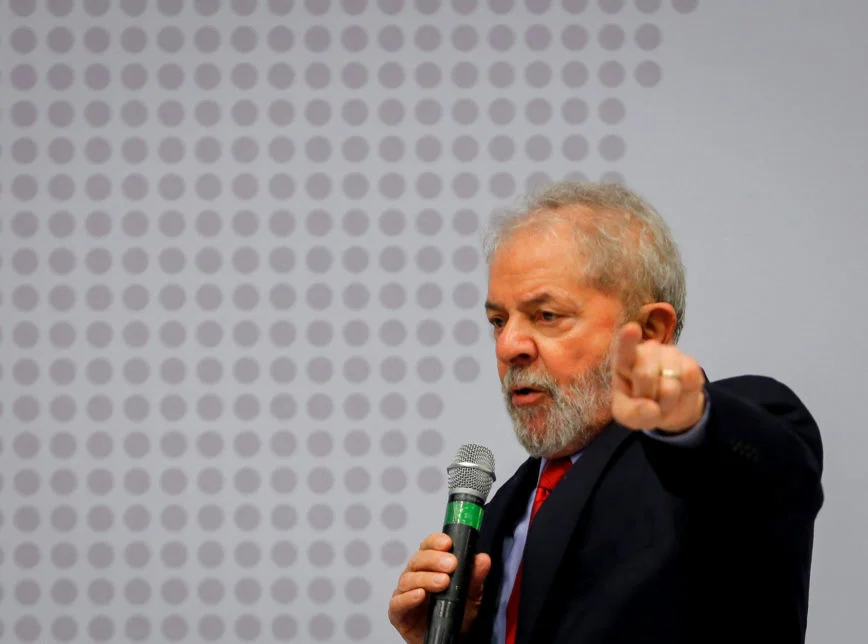 Presidente Lula determina quebra sigilo de 100 anos de Bolsonaro em 30 dias