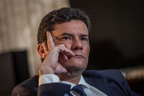 PL diz que Sérgio Moro se beneficiou de caixa dois nas eleições do ano passado e ingressa com ação