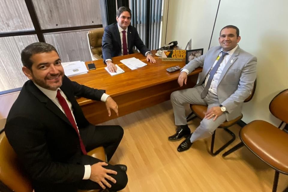 Murilo Galdino garante destinação de emendas para hospitais de Campina Grande e do Sertão da Paraíba