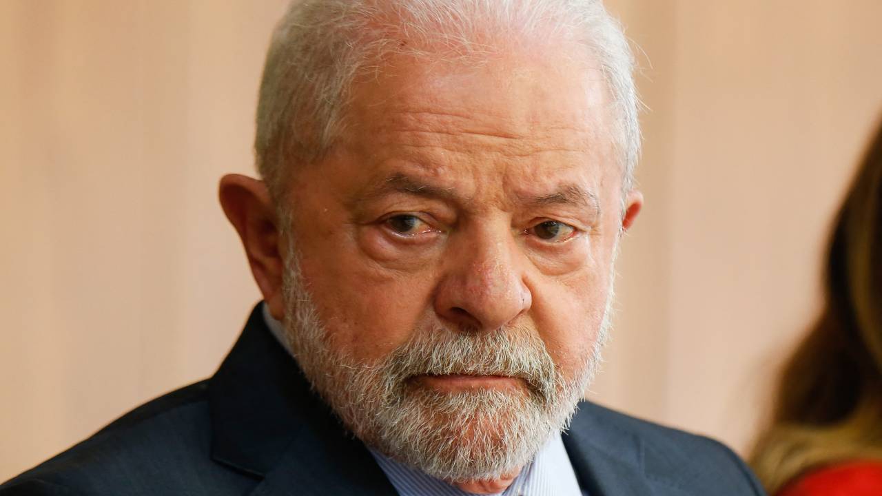 Ferindo o princípio da transparência, Lula impõe sigilos à visitas ao Palácio da Alvorada