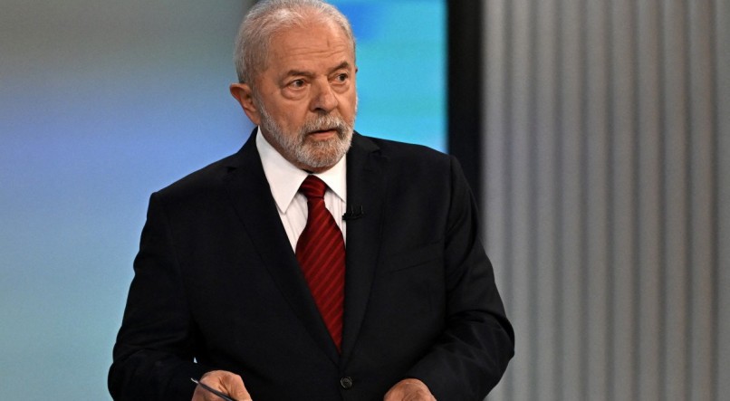 Diagnosticado com pneumonia, Lula adia viagem à China