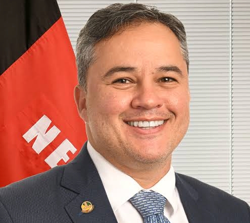 Efraim Filho recepcionará prefeitos e vereadores paraibanos com jantar hoje em Brasília