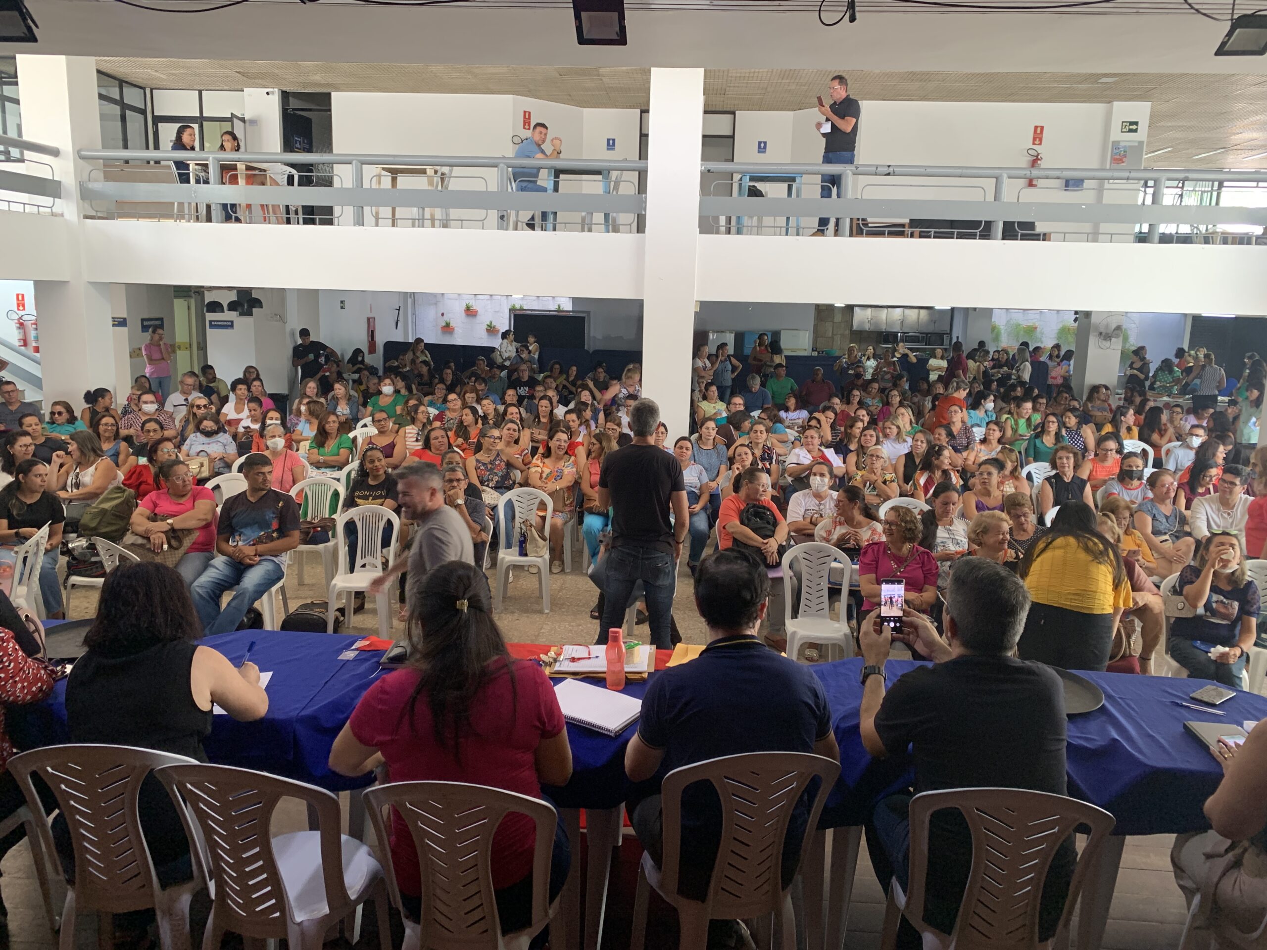 Bruno Cunha Lima recebe ultimato de professores da rede municipal de Campina Grande