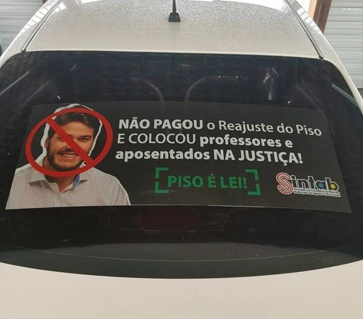 Sintab distribui adesivos de protesto contra Bruno Cunha Lima