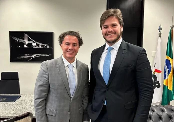 Veneziano recebe Bruno Cunha Lima em Brasília e encontro cria novo fato político