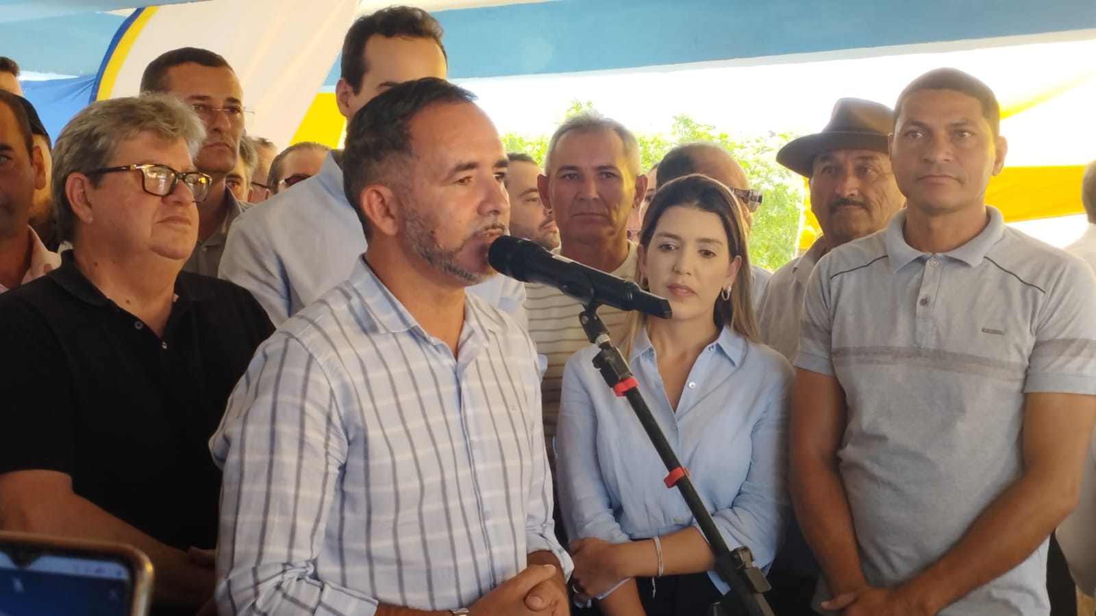 Adriano Wolff recepciona João Azevêdo em São Sebastião do Umbuzeiro