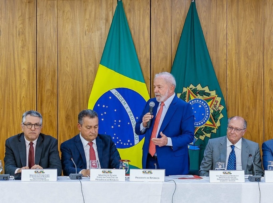 Lula diz que lista de obras prioritárias dos estados está em análise e será colocada em prática