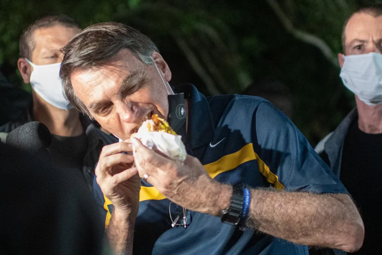 Bolsonaro pagou 21.447 lanches com dinheiro público durante a campanha eleitoral