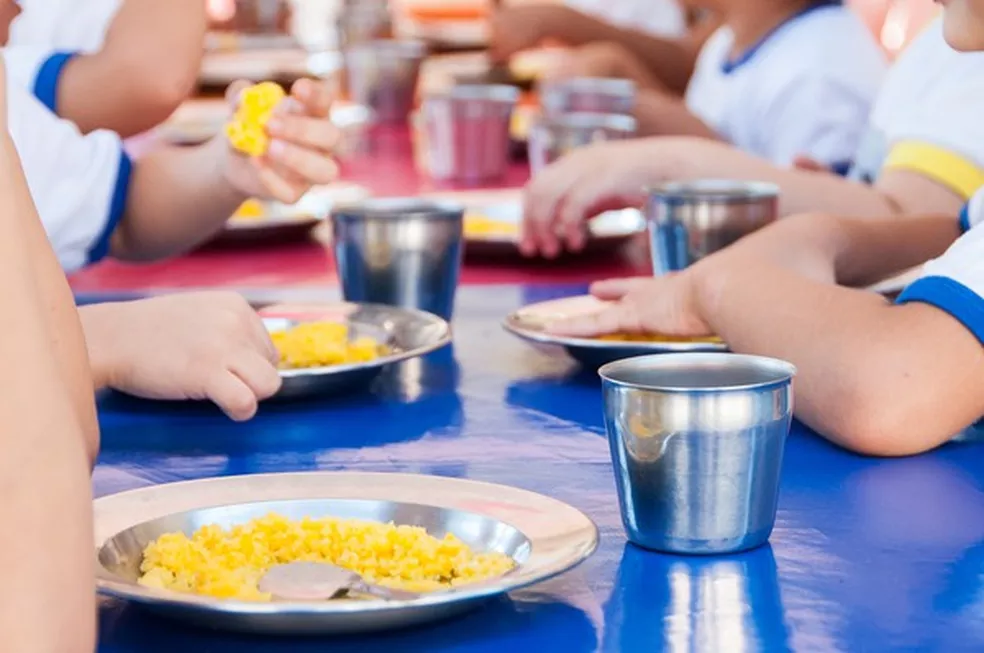 Apesar de melhora, auditoria do TCE-PB nas escolas encontra comida vencida e equipamentos quebrados