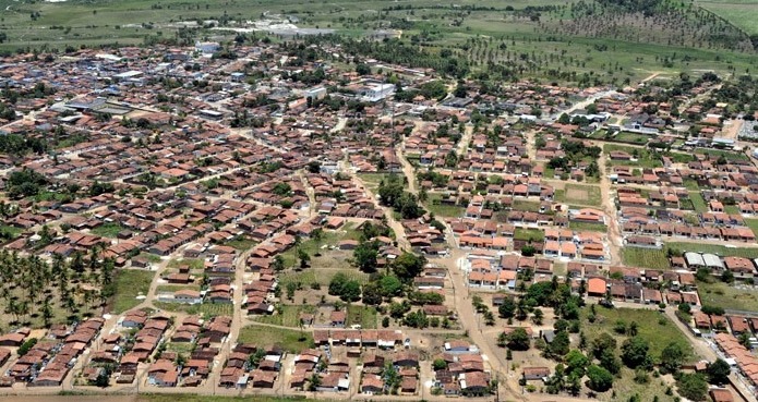 Município do litoral com menos de 20 mil habitantes contrata buffet por quase R$ 900 mil