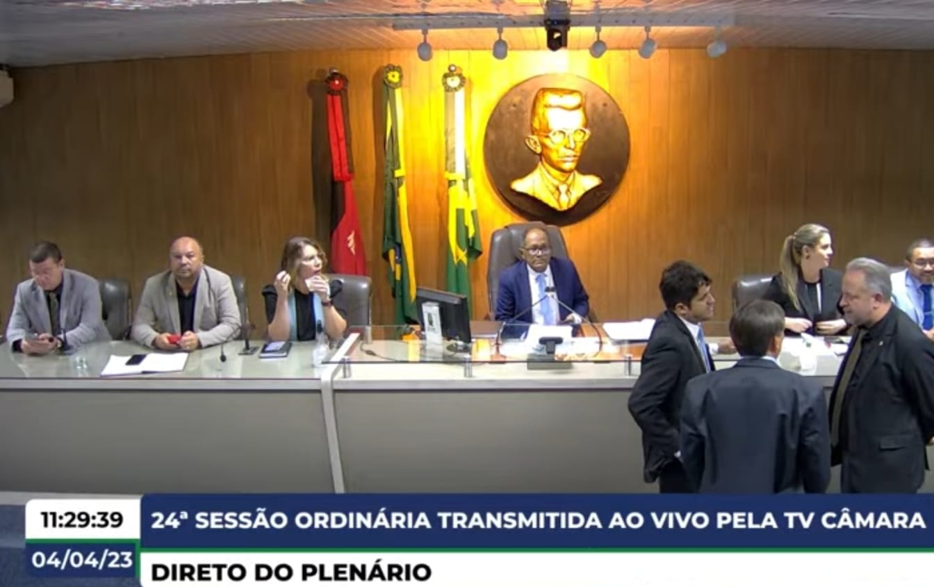 Com ajuda da oposição, Câmara de Campina aprova projeto que autoriza Bruno a obter empréstimo