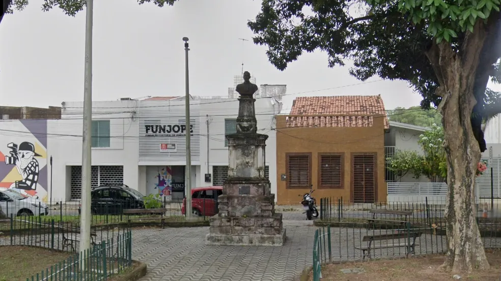 Crime choca moradores do bairro Tambiá: Busto de ex-presidente da Paraíba é furtado em praça pública