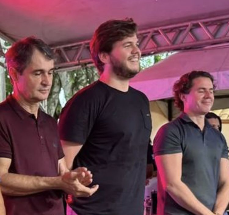 Bruno, Romero e Veneziano juntos na festa do dia das mães em Lagoa Seca