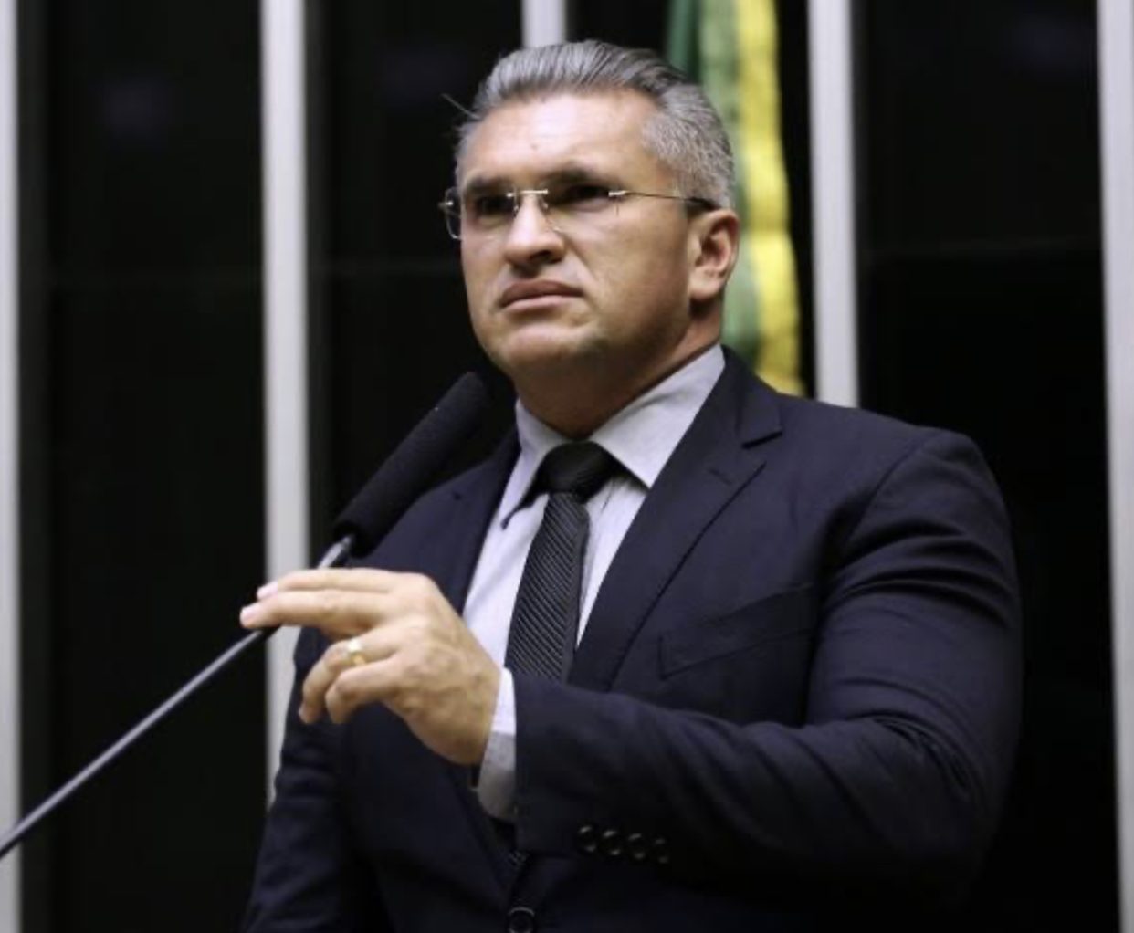 Julian Lemos deixa vice-presidência do União Brasil