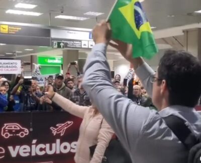 Recepção de Deltan Dallagnol em aeroporto de Curitiba (Foto: Captura de tela/Redes sociais/Deltan Dallagnol).