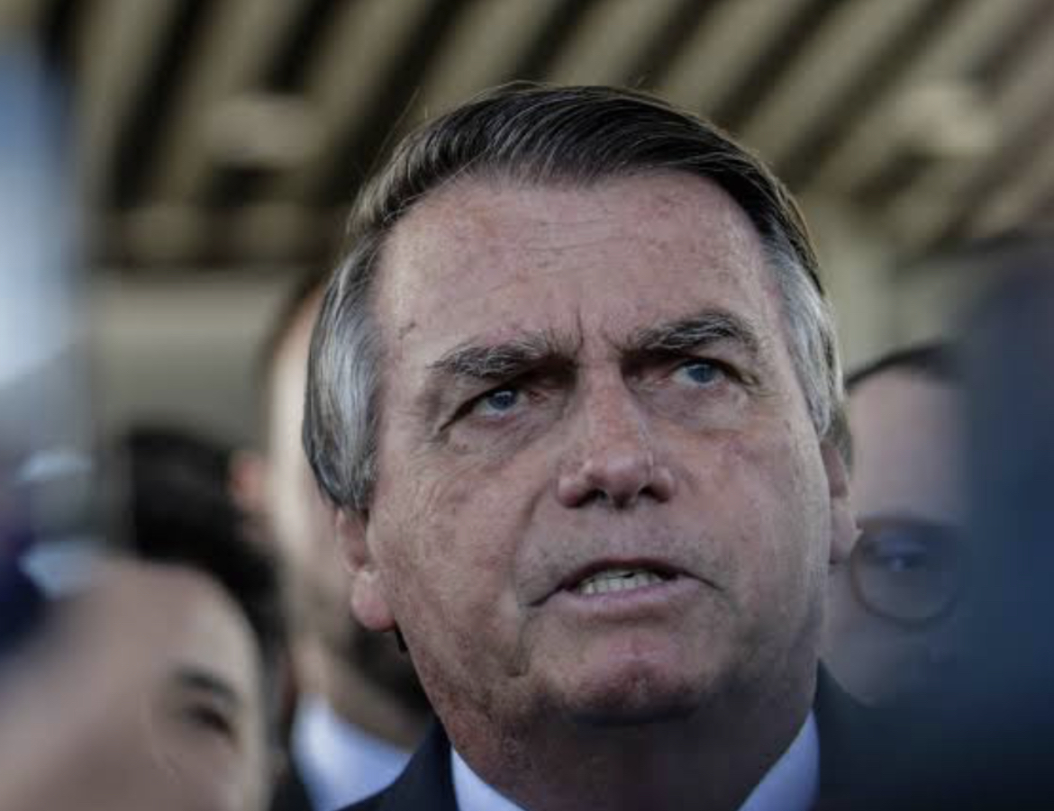 Placar de 3×1 no TSE a favor da inelegibilidade de Bolsonaro leva à suspensão da sessão; análise será retomada na sexta