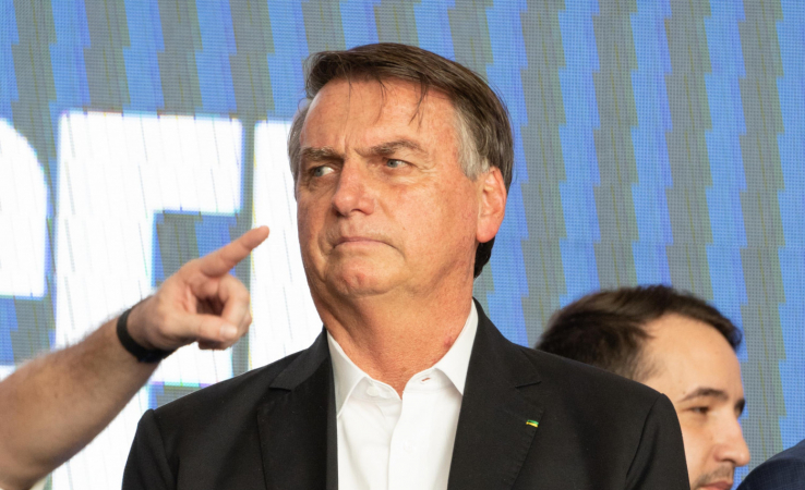 Semana fervorosa na política brasileira pode ter Bolsonaro inelegível, Zanin no STF e ministra de Lula demitida