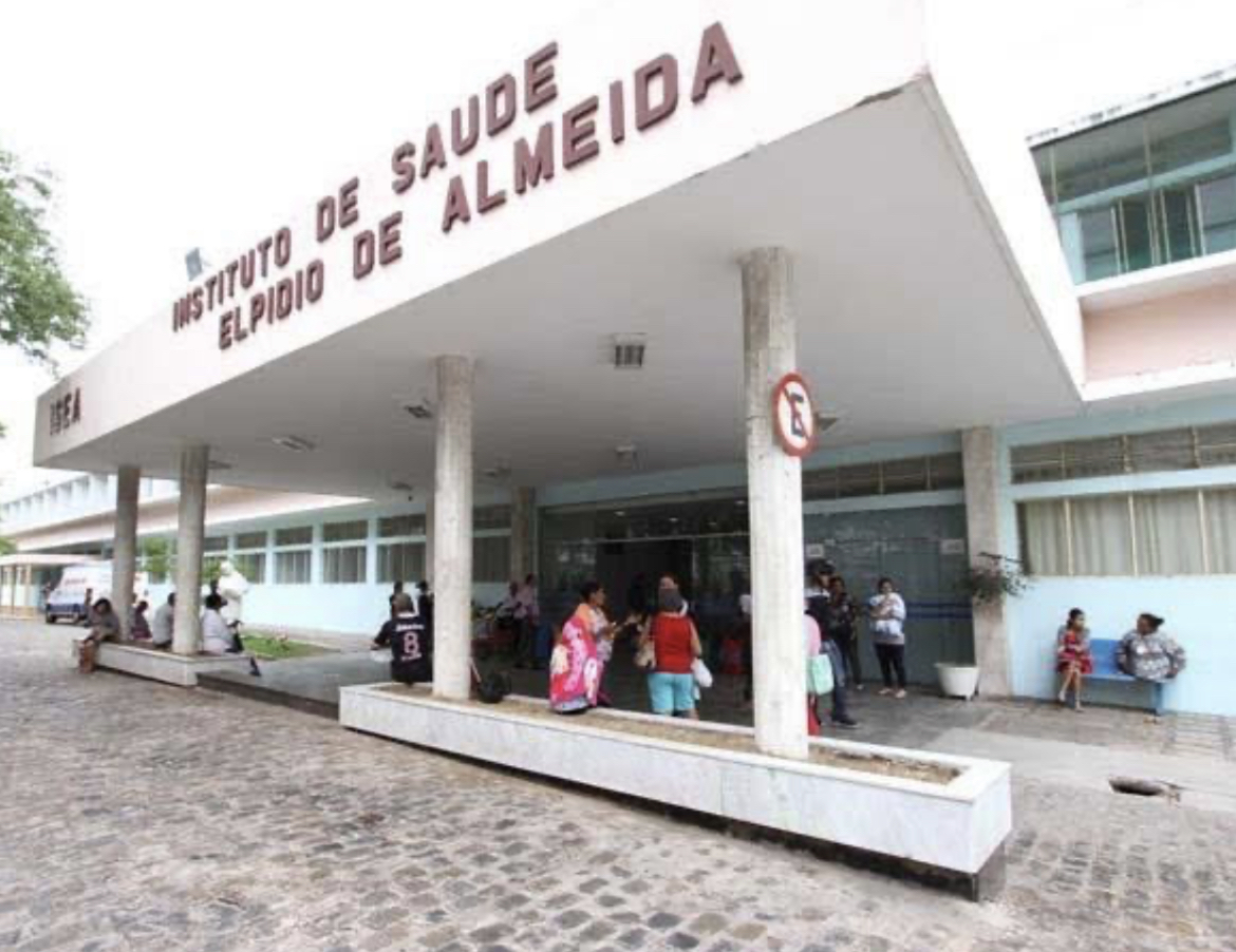 Mulher dá à luz no chão de maternidade em Campina Grande