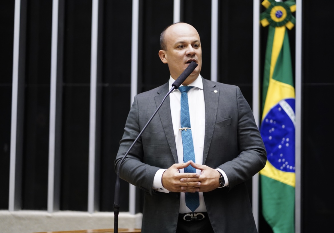 Cabo Gilberto lidera como o deputado mais assíduo na tribuna da Câmara Federal