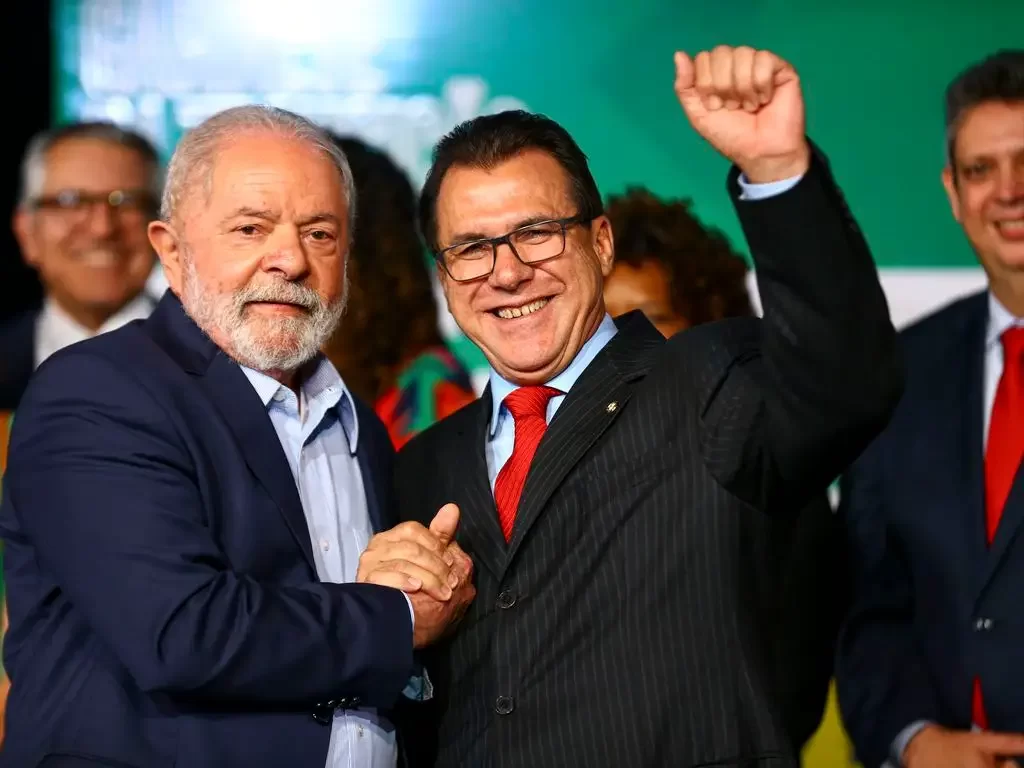 Ministério do Trabalho do Governo Lula avalia retorno de imposto sindical obrigatório