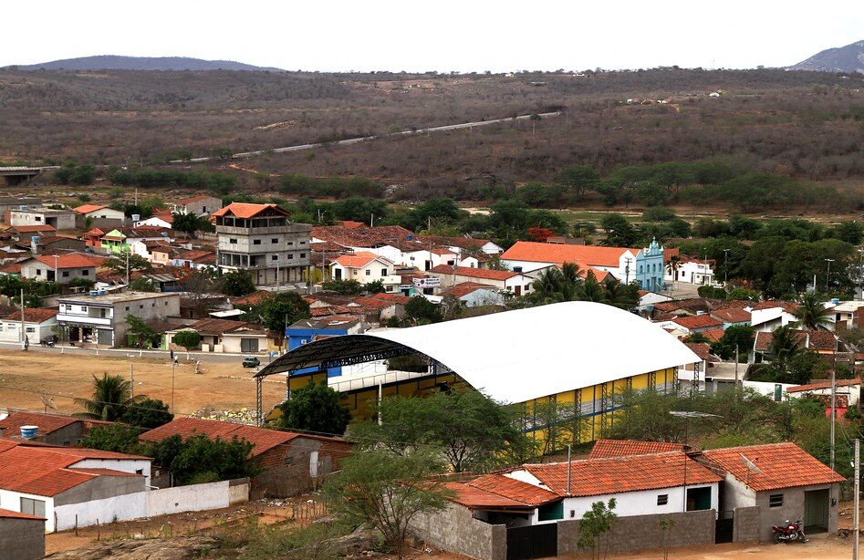 Município do Cariri paraibano vai torrar mais de R$ 370 mil em guloseimas