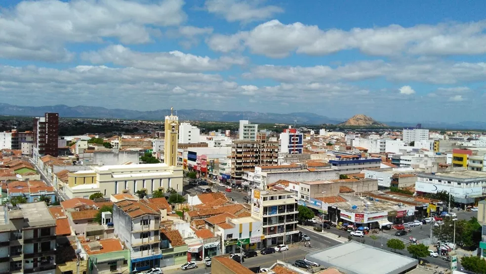 Vereadores de município do Sertão se dão folga de 10 dias para acompanhar festa da padroeira