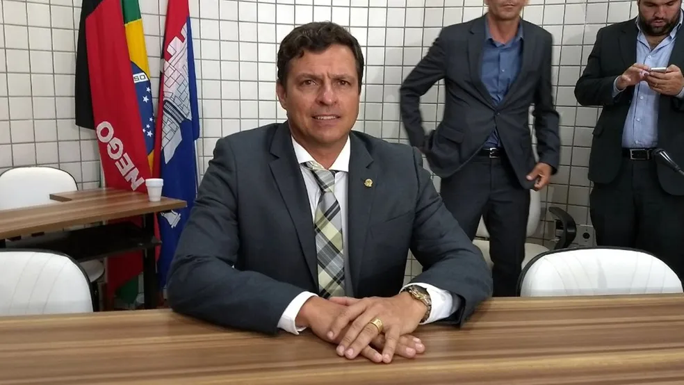 Vitor Hugo nega ter batido o martelo sobre seu candidato à sucessão em Cabedelo: “É mentira”