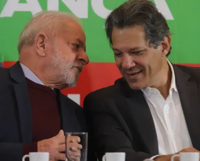 Lula e Fernando Haddad (Foto: Divulgação/Reprodução/Yuri Murakami/TheNews2/Agência O Globo).