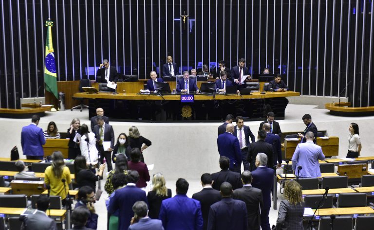 Confira como votou cada deputado federal paraibano no projeto da minirreforma eleitoral