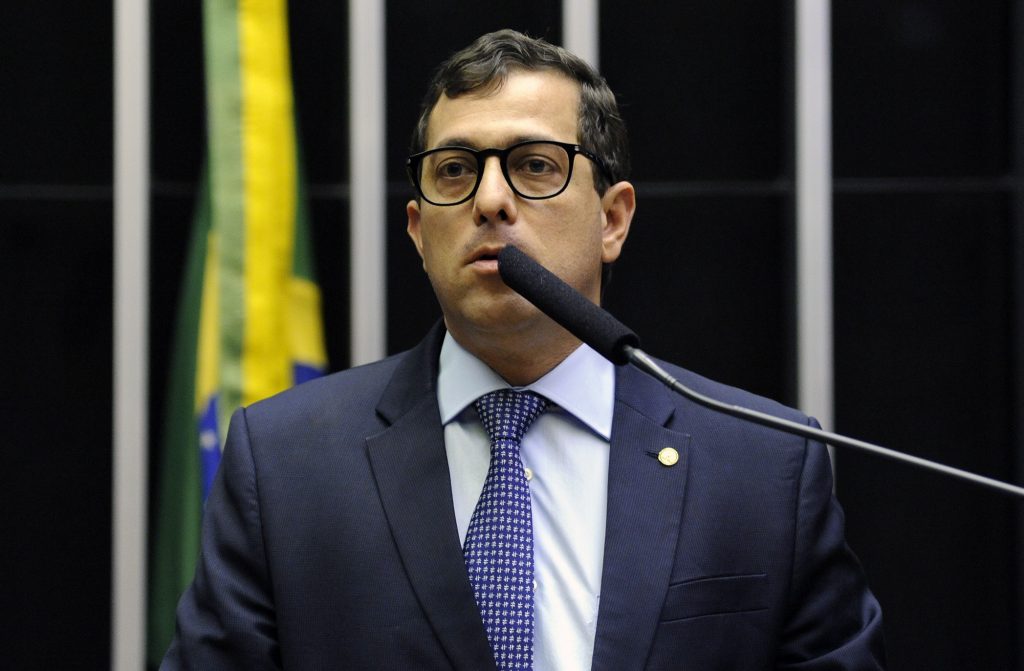 Presidente do PSB cobra transparência de prefeito paraibano na aplicação de recursos destinados