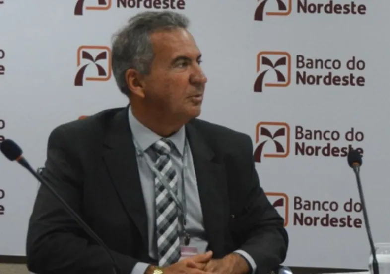 Indicação de Veneziano renuncia cargo de diretor do Banco do Nordeste