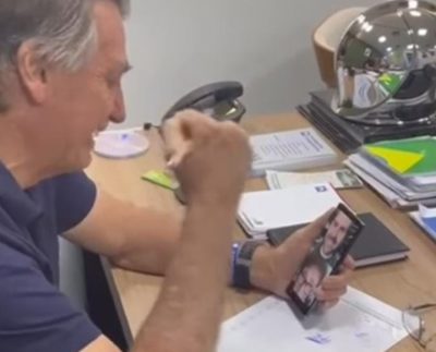 Jair Bolsonaro em chamada com Javier Milei (Foto: Divulgação/Reprodução/Captura de tela/Redes sociais/Jair Bolsonaro).