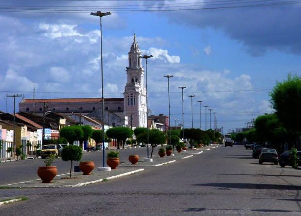 Enquete do Política Cariri aponta preferência da população de Monteiro por grupo político. Confira os números!