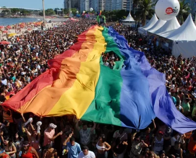 Parada Gay em Copacabana - RJ (Foto: Divulgação/Reprodução/ Alexandre Durão/G1)