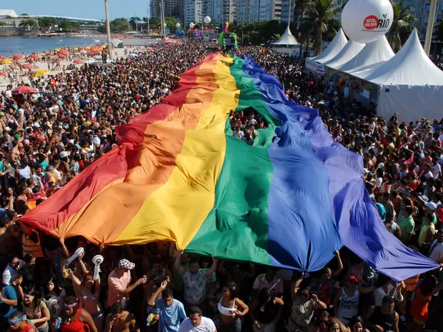 Vereadores de JP aprovam projeto de lei que proíbe participação de crianças em paradas gays na Capital