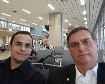 Tércio Arnoud Tomaz e Jair Bolsonaro (Foto: Divulgação/Reprodução/Imagem disponível na internet).