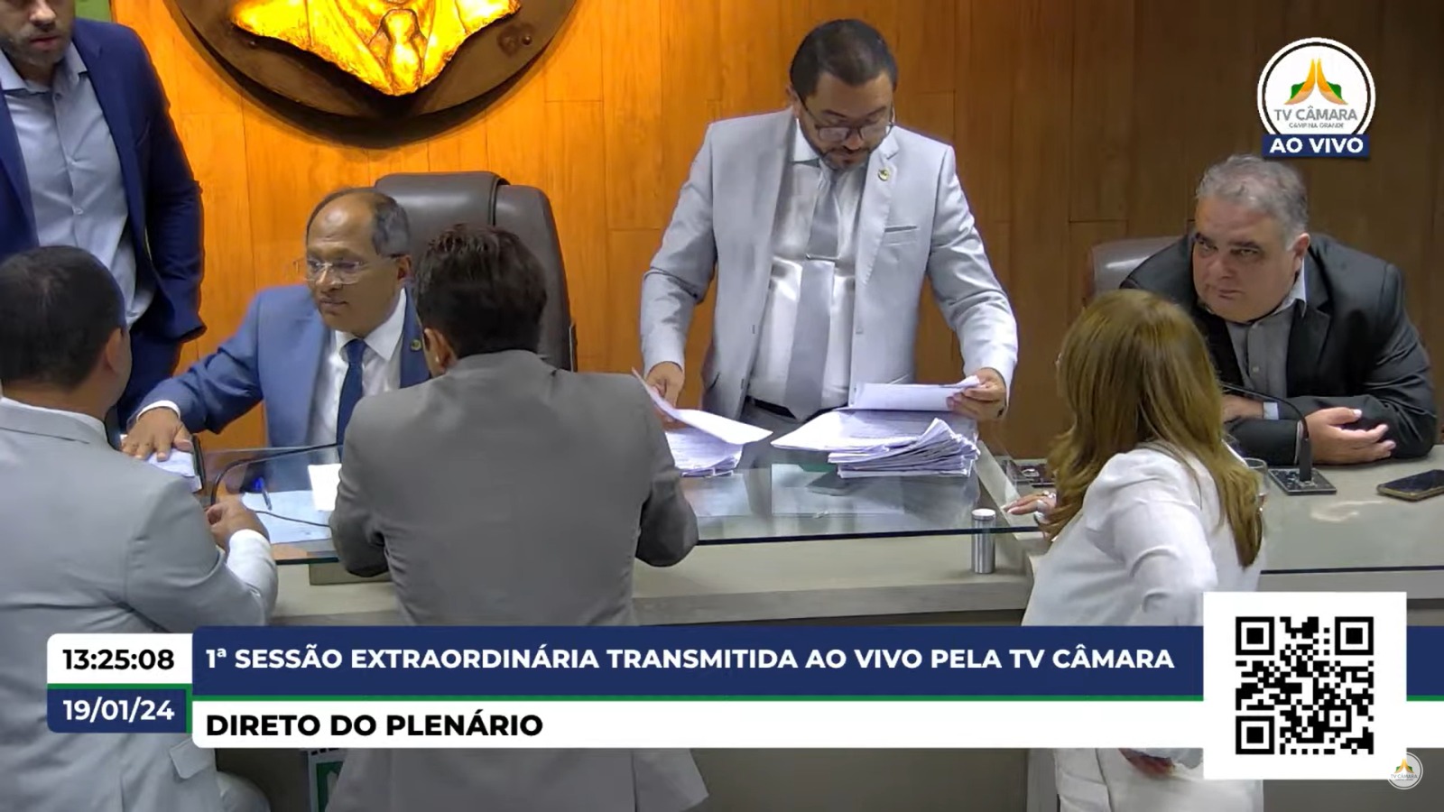 Urgente: em derrota para Bruno, vereadores de Campina Grande aprovam LOA de 2024 com 1,2% em emendas impositivas