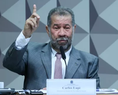 Ministro Carlos Lupi (Foto: Divulgação/Reprodução/Lula Marques/Agência Brasil).