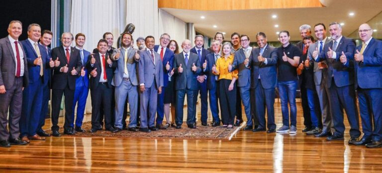 Deputados da PB participam de reunião do Centrão com presidente e encontro com parlamentares deve virar rotina; saiba mais