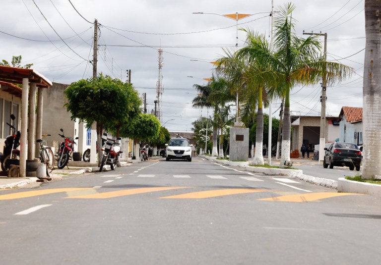 Surpreendente! Prefeito do Cariri paraibano, potencial candidato à reeleição em 2024, lidera pesquisa em município de Pernambuco e enfrenta dilema crucial.