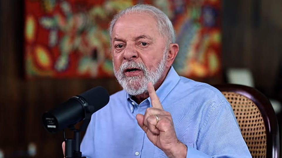 Lula diz que Bolsonaro sabe que pode ser preso e estar tentando escapar