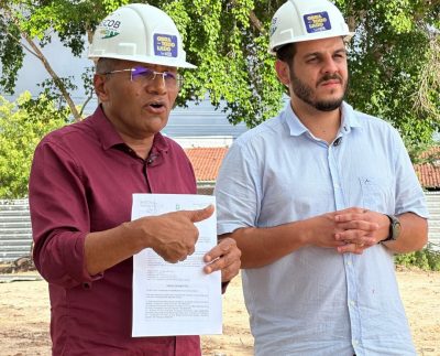 Vereador Marinaldo Cardoso e secretário Joab Machado. Foto: Divulgação.