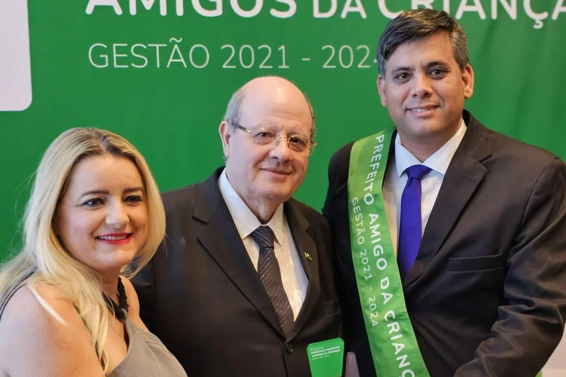 Prefeito Tiago Castro celebra conquista do Prêmio Prefeito Amigo da Criança concedido pela Fundação Abrinq