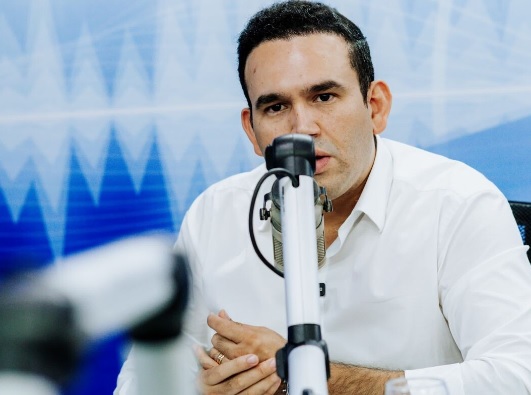 Dr. Jhony Bezerra critica gestão municipal e denuncia gabinete do ódio e fake news