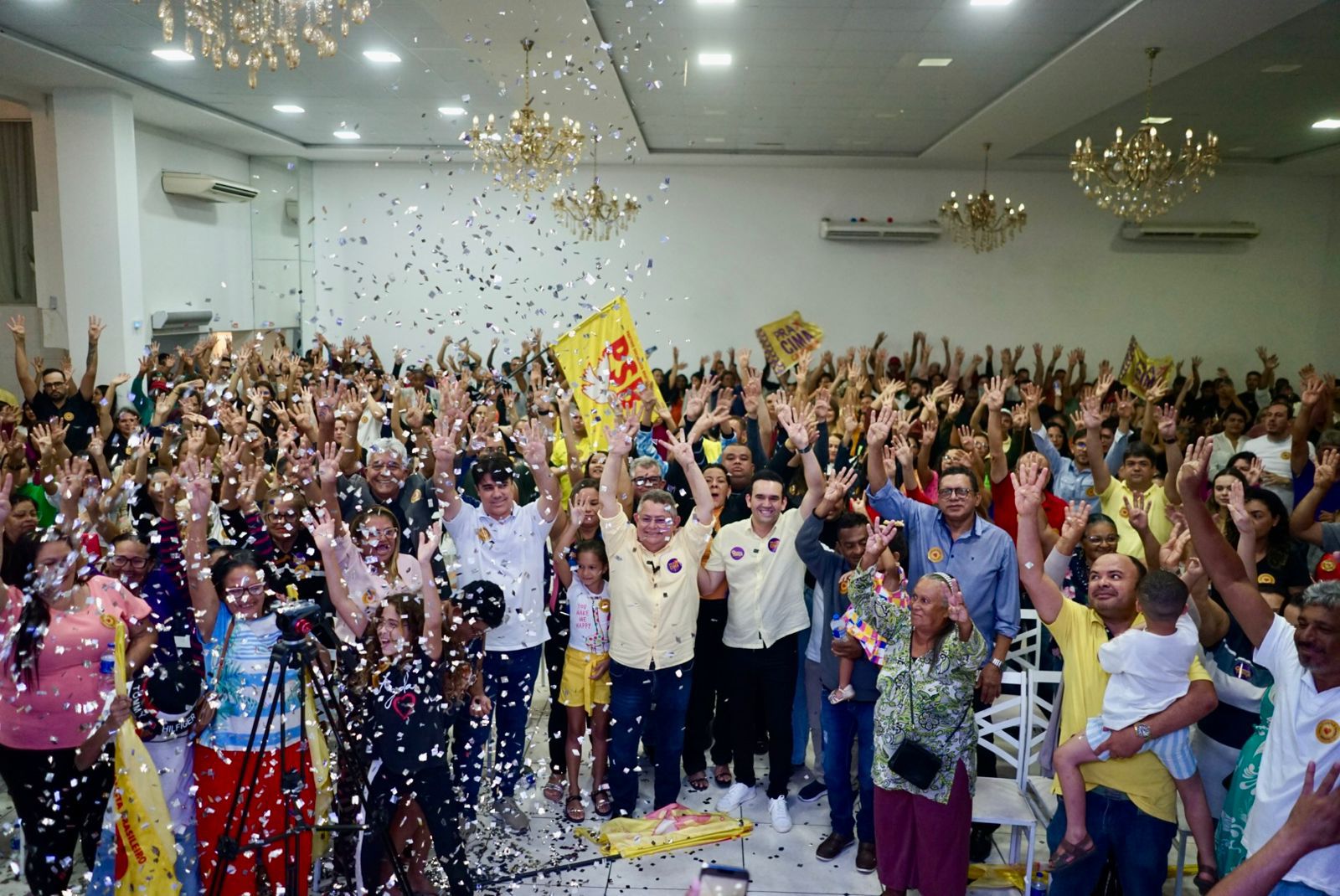 Plenária do PSB e lançamento de pré-candidatura do vereador Pimentel movimentam Campina Grande com presença de Dr. Jhony e Lucas Ribeiro