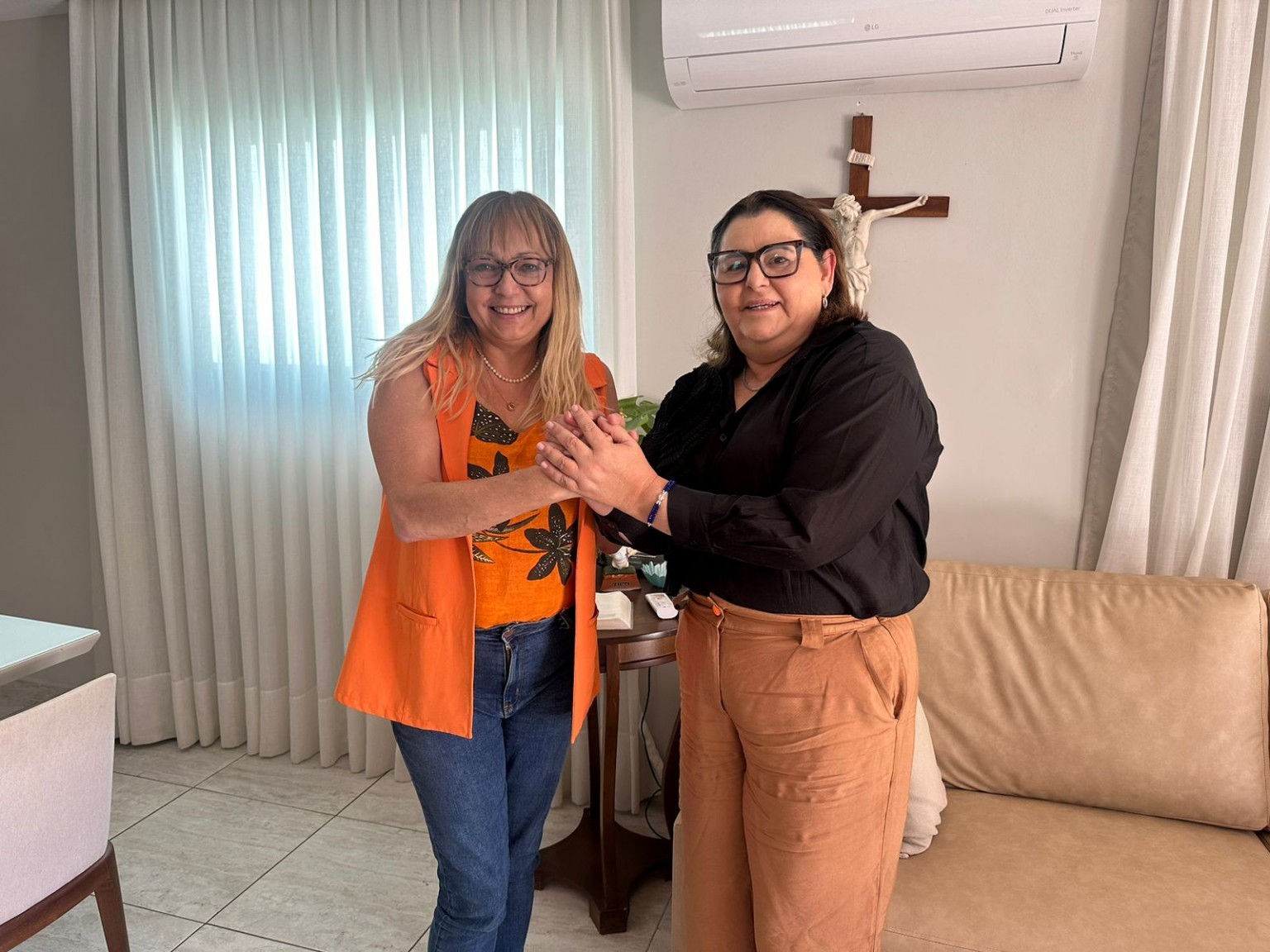 Valéria Aragão recebe apoio de Dra. Carla para sua reeleição em Campina Grande