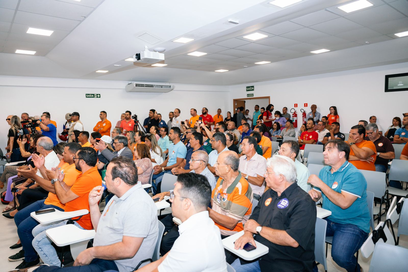 REFORÇO: Dr Jhony reúne 40 novas adesões nesta quarta-feira (16) durante encontro no Sesc