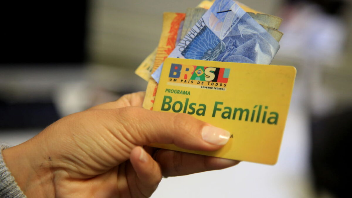 Projeto de lei para 13ª parcela do Bolsa Família será votado no senado